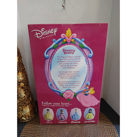 Disney Princess Aurora NIB - Picture 4 of 7